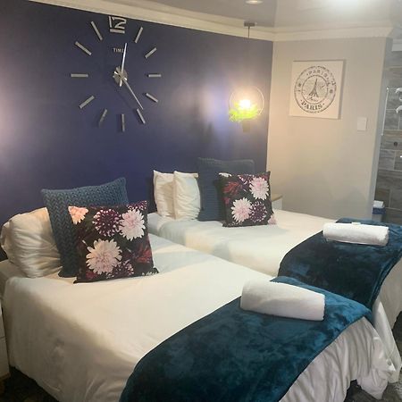 Mitchell'S Guesthouse Parow Exterior photo