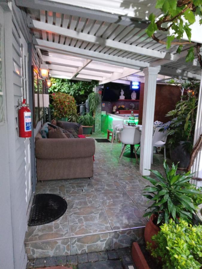 Mitchell'S Guesthouse Parow Exterior photo