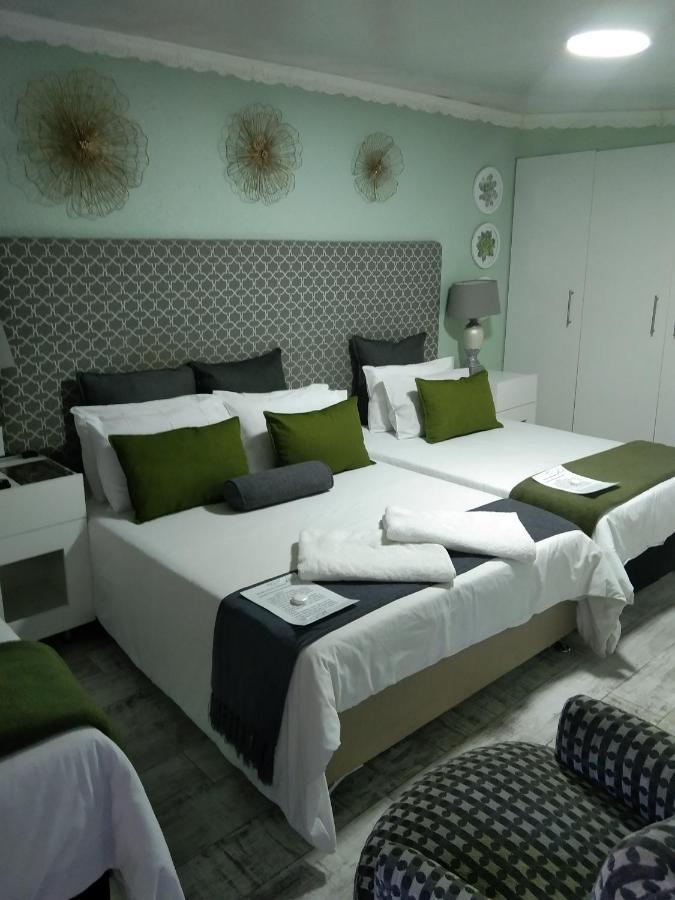 Mitchell'S Guesthouse Parow Exterior photo